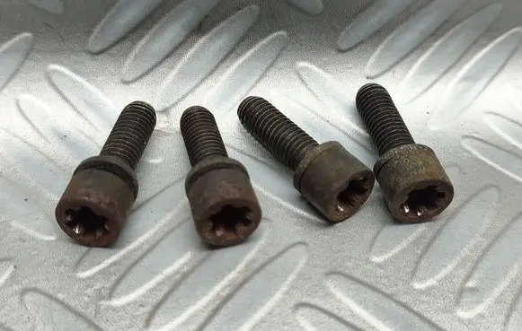 Opel Zafira C Crankshaft pulley 