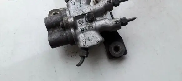 Nissan Primera Air suspension compressor 