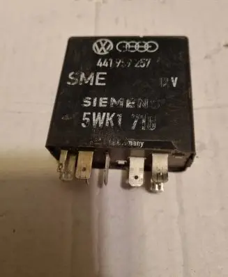Audi A6 S6 C4 4A Other relay 4417959257