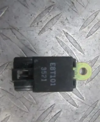 Mitsubishi Carisma Other relay e8t101 3521