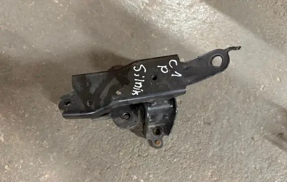 Citroen C1 Gearbox mounting bracket