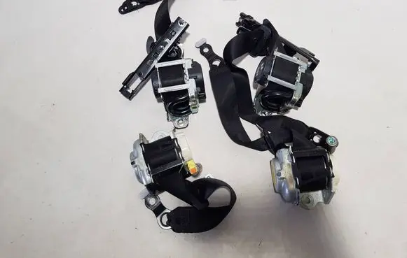 Mercedes-Benz C W205 Front seatbelt 622765700NN 622765700 622765800