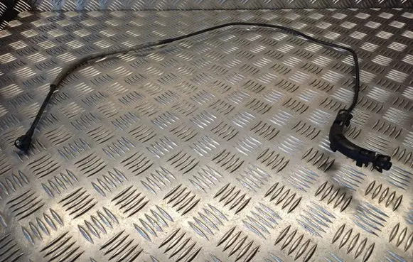 Engine coolant pipe/hose