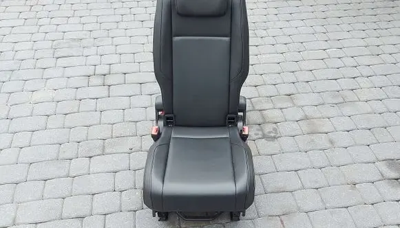 Volkswagen Touran III Front passenger seat 