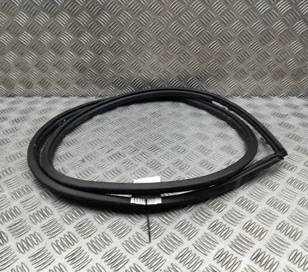 Toyota Camry VIII XV70 Rubber seal rear door 6787233120