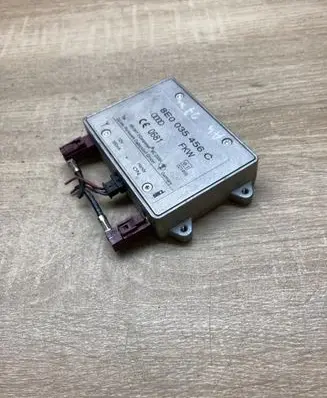 Audi A4 S4 B7 8E 8H Aerial antenna amplifier 8E0035456C