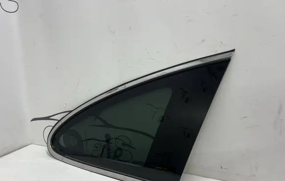 Honda CR-V Rear side window E643R006723