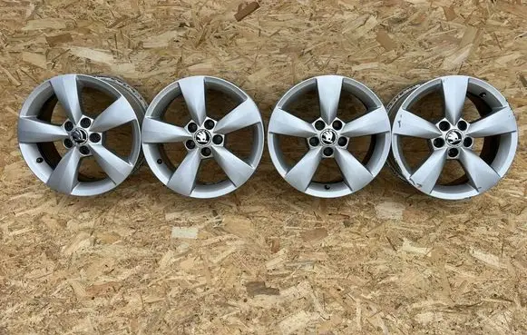 Skoda Rapid (NH) R15 alloy rim 5JA601025