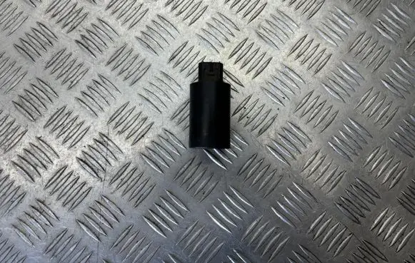 Peugeot 607 Coolant fan relay 9656112480