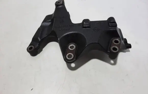 Nissan X-Trail T32 Engine mounting bracket 112319818R