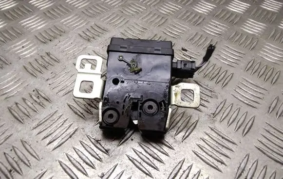 Mini One - Cooper Coupe R56 Tailgate/trunk/boot lock/catch/latch 2754528