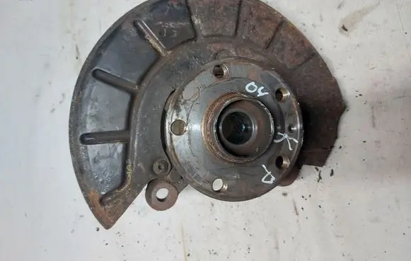 Volkswagen Touran I Front wheel hub