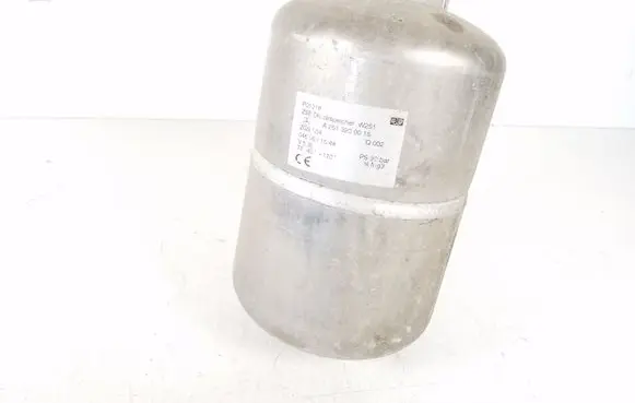 Mercedes-Benz R W251 Air suspension tank/reservoir A2513200015