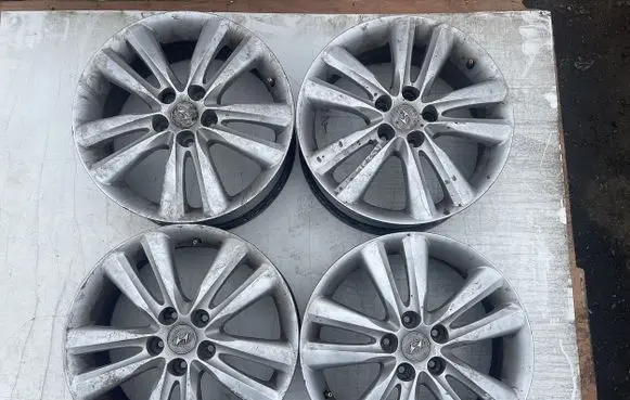 Hyundai ix35 R18 alloy rim 