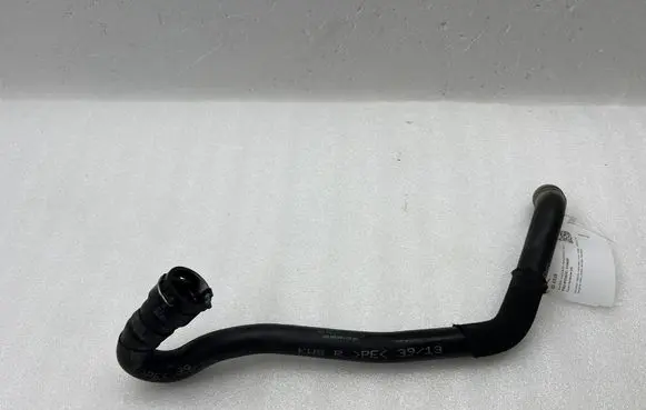 Engine coolant pipe/hose