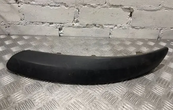 Front bumper splitter molding