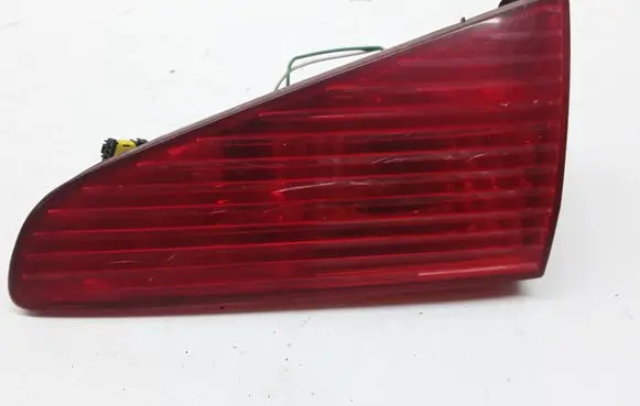 Peugeot 607 Tailgate rear/tail lights