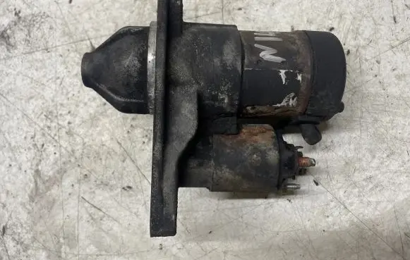 Nissan Juke I F15 Starter motor