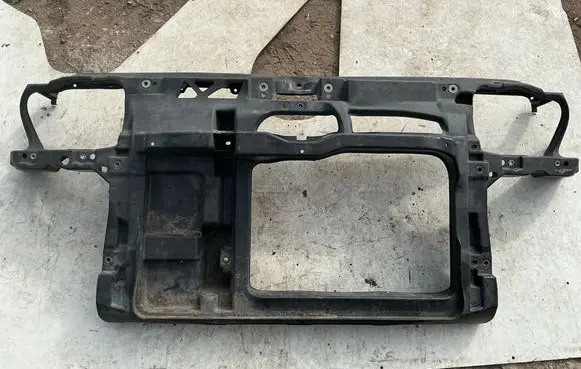 Volkswagen Golf IV Top upper radiator support slam panel