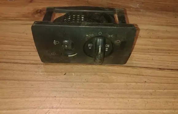Ford Mondeo Mk III Light switch 4986103