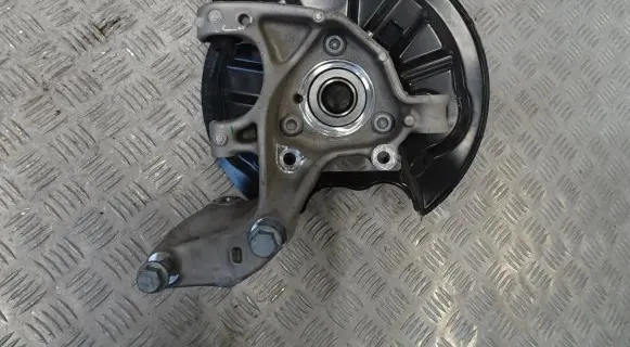 Cupra Formentor Rear wheel hub spindle/knuckle 5Q3505435B
