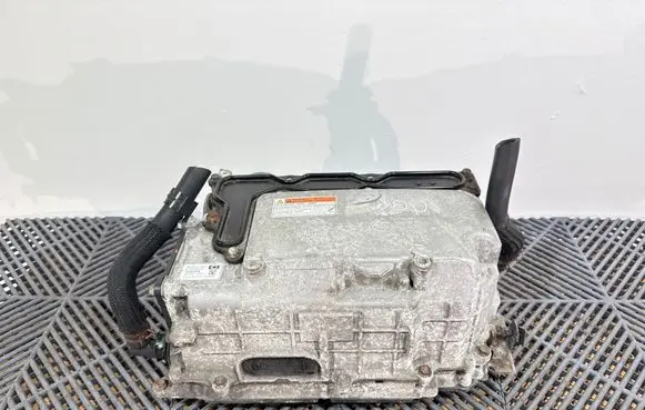 Lexus CT 200H Voltage converter inverter G920076011
