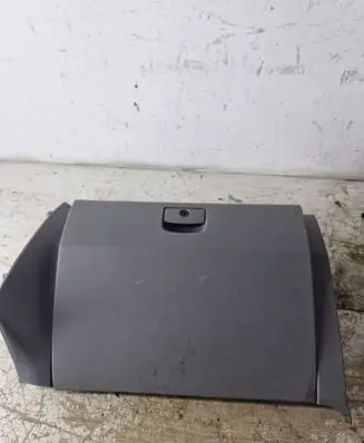 KIA Sorento Glove box