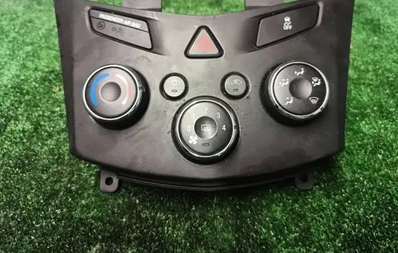 Chevrolet Trax Climate control unit