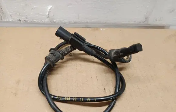 Mercedes-Benz E W211 ABS brake wheel speed sensor A2115402317