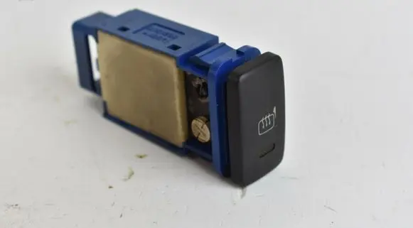 Toyota Hilux (AN10, AN20, AN30) Windscreen/window heater switch 15A280
