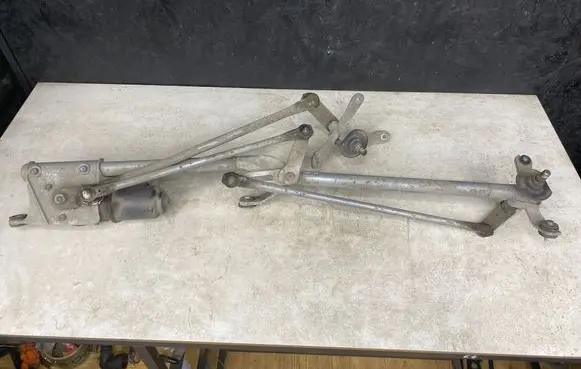 Honda Civic Front wiper linkage and motor 32272 772432272