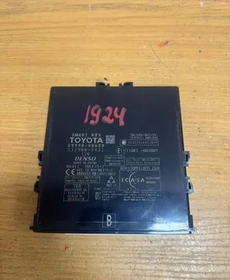 Lexus RX 450H Keyless (KESSY) go control unit/module 8999048680