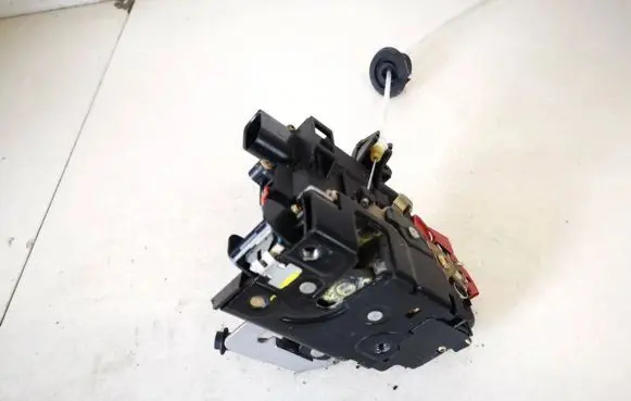 Audi A4 S4 B6 8E 8H Front door lock 8e1837016c