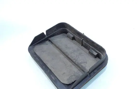 Tesla Model S Quarter panel pressure vent 
