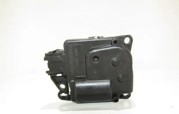 Nissan Pathfinder R51 Air flap motor/actuator 4ASH19E616GB