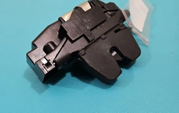 Citroen Berlingo Tailgate/trunk/boot lock/catch/latch 9671153780 IMPRK1492968