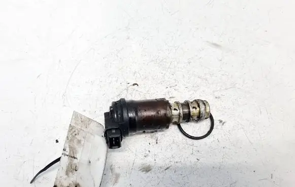 BMW 1 E81 E87 Camshaft vanos timing valve 13150137