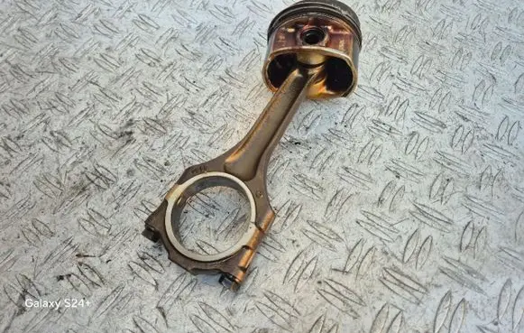 Porsche Cayenne (9PA) Piston with connecting rod H0083 021E 84L88