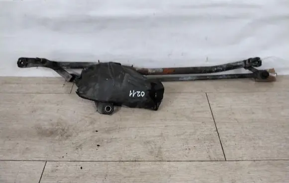 Alfa Romeo 166 Front wiper linkage and motor
