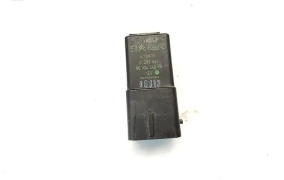Peugeot 208 Glow plug pre-heat relay 9802424080 51299065