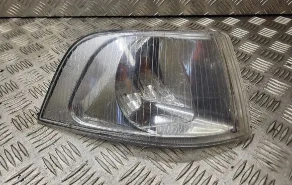 Volvo S40, V40 Front indicator light