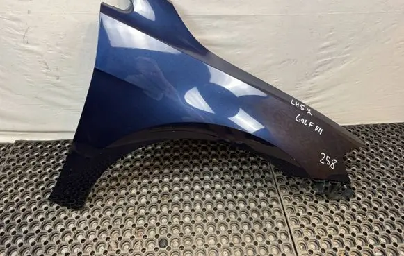 Volkswagen Golf VII Fender