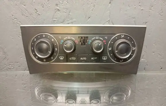 Mercedes-Benz C W203 Climate control unit A2038301785 E012062 9140010525