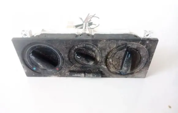 Volkswagen Golf IV Climate control unit