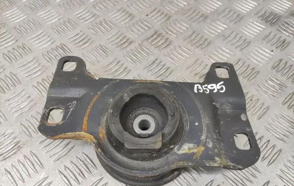 Ford Kuga II Engine mount bracket