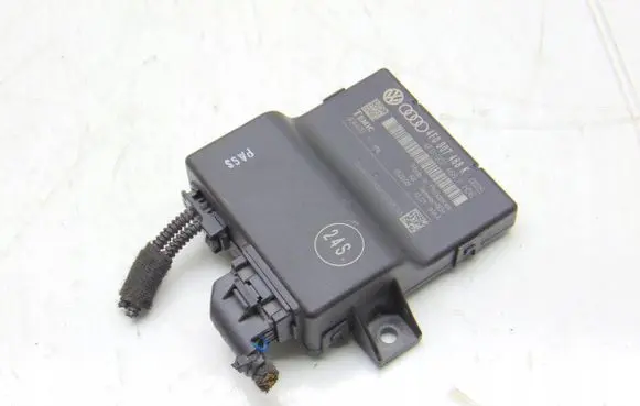 Audi A6 S6 C6 4F Gateway control module 4F0907468K