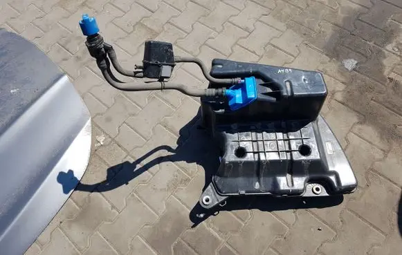 Audi A4 S4 B9 AdBlue liquid reservoir 8W0131878AE