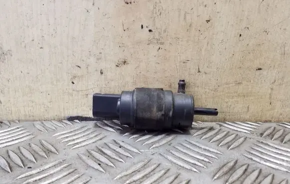 Audi A6 C7 Windscreen/windshield washer pump 8K5955647