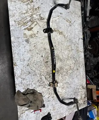 Toyota Yaris XP210 Front anti-roll bar/sway bar