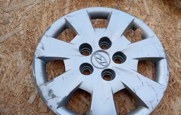 Hyundai i30 R15 wheel hub/cap/trim 529602L000